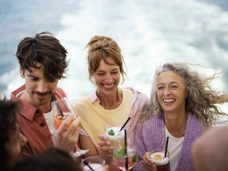 capture_aida_people_07_LanaiBar_014 capture_aida_people_07_LanaiBar_014