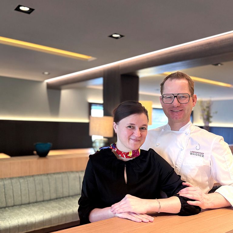 Gemeinsam den Gasthof in Topform gebracht: Barbara Münzhuber und Michael Wagner-Zimmermann haben das Gebäude aufgefrischt und erweitert. Barbara_Münzhuber_Michael_Wagner