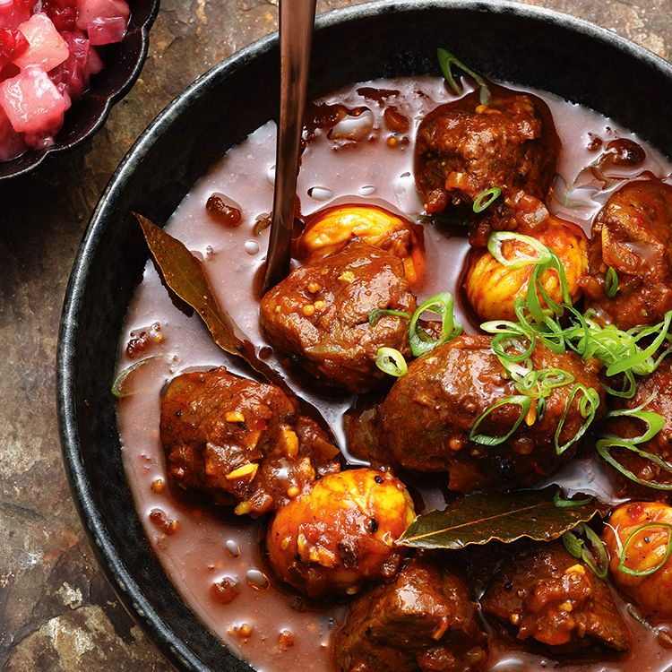 Vindaloo vom Hirsch mit Birnen-Preiselbeer-Chutney
vindaloo-vom-hirsch-mit-birnen-preiselbeer-chutney